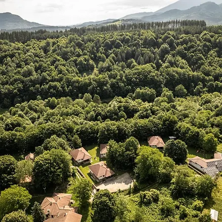 Semesterbostad Gabarite Village